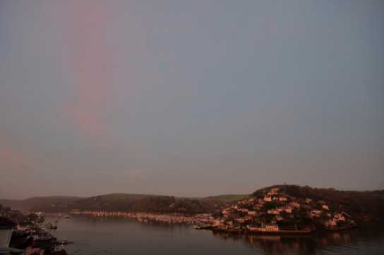 27 November 2022 - 16:32:04
An exceptionally subtle light at sunset. A salmon / terracotta pink. Take your pick. But do note the view. Note that there IS a view. A tree has gone.
---------------------
The full View From The Dartmouth Office returns